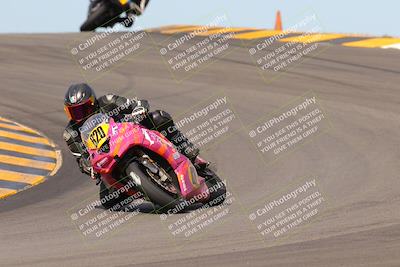 media/Oct-30-2022-CVMA (Sun) [[fb421c3cec]]/Race 5 Amateur Formula Middleweight/